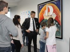 Децата на служителите на ОББ и ДЗИ учиха за парите, космоса и роботите в „Гордея се с труда на моите родители“ 